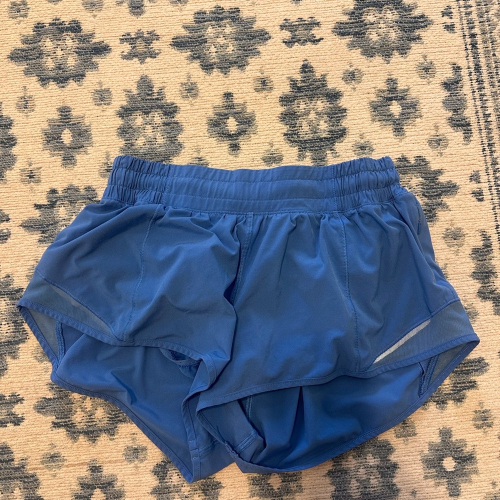 Lululemon Hotty Hot shorts 2.5inch